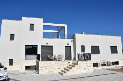 Polles Εlies Cozy Αpartment — 4-Star Luxury Hotel in Aegina, Greece