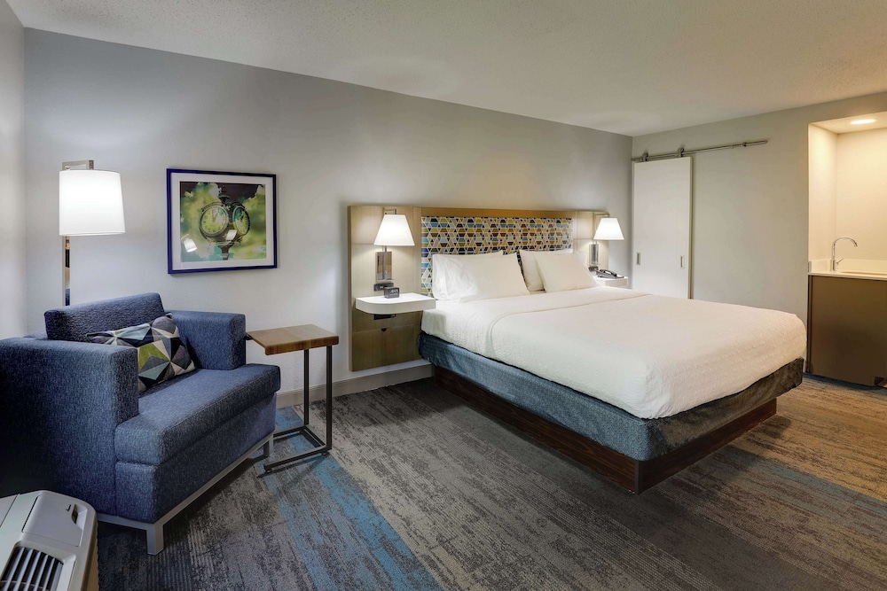 Hampton Inn Cumming - photo 15