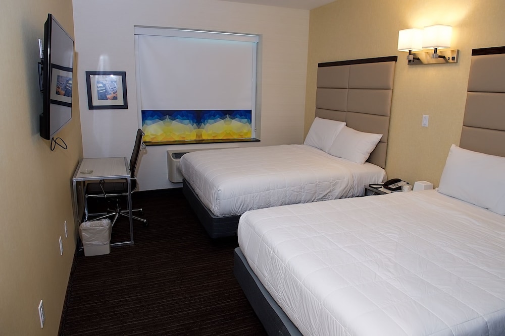 7 Days Hotel Bronx - photo 13