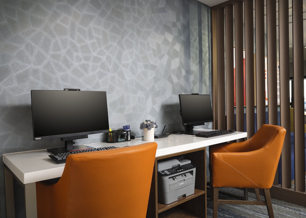 Holiday Inn Express Hotel & Suites Peru Lasalle Area by IHG - photo 43