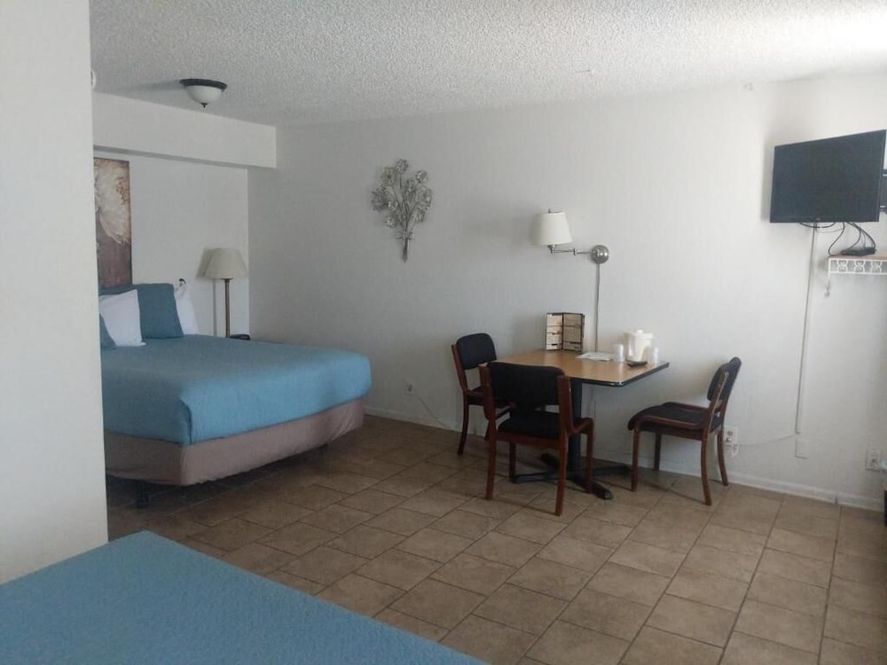 Little Daisy Motel - photo 8