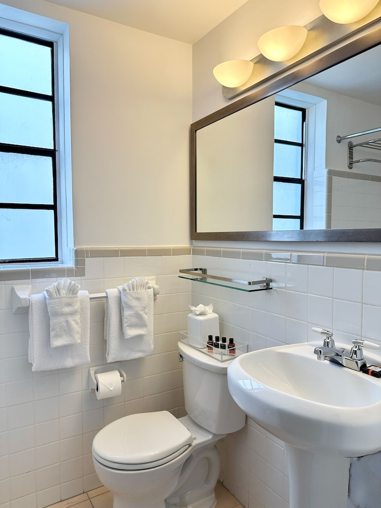 Avalon Hotel - photo 36