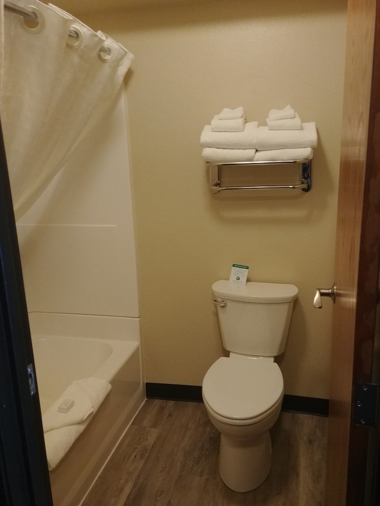 Boarders Inn & Suites by Cobblestone Hotels Broken Bow - photo 16