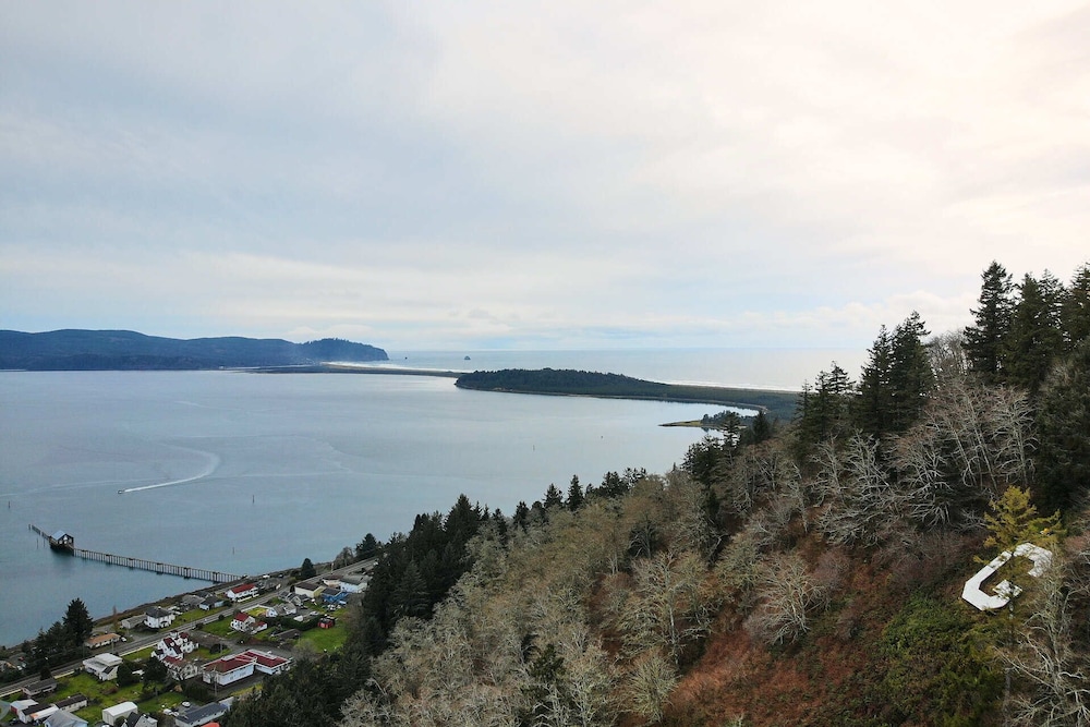 Garibaldi Inn at the Bay - photo 44