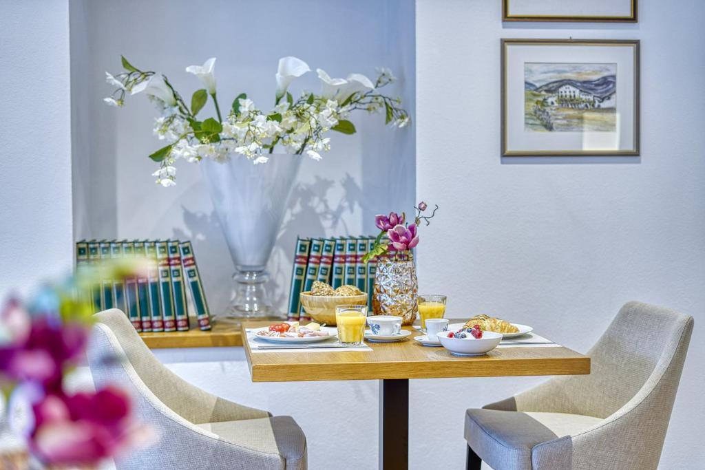 Villa Tell rooms and suites — 4-Star Luxury Hotel in Merano, Italy