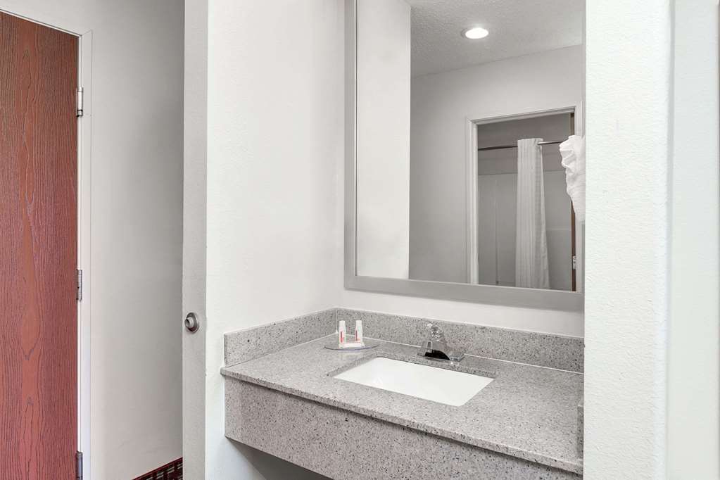 Howard Johnson by Wyndham Scott Lafayette - photo 5