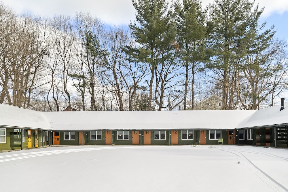 The Brooks Motel - photo 33