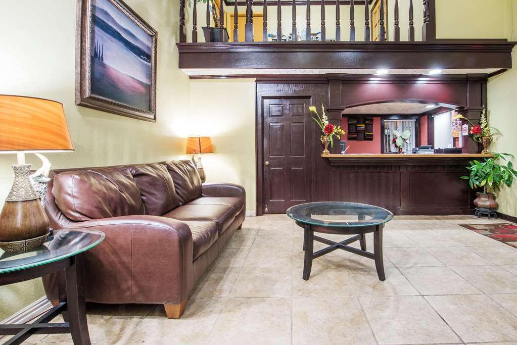 Howard Johnson by Wyndham San Marcos - photo 8