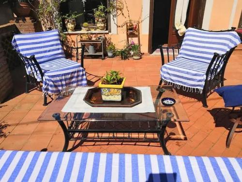 Charming villa in Taormina with sea view — 4-Star Luxury Hotel in Taormina, Italy
