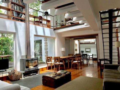Amazing Mezzanine House with Garden City Centre
