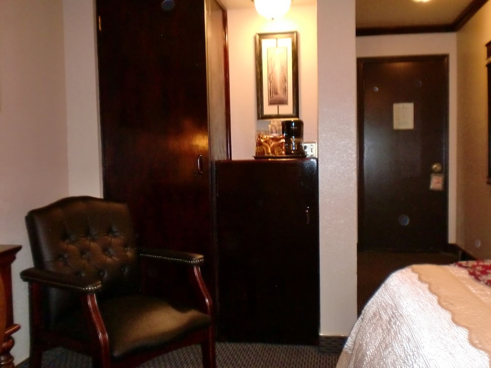 The North Shore Inn - photo 60