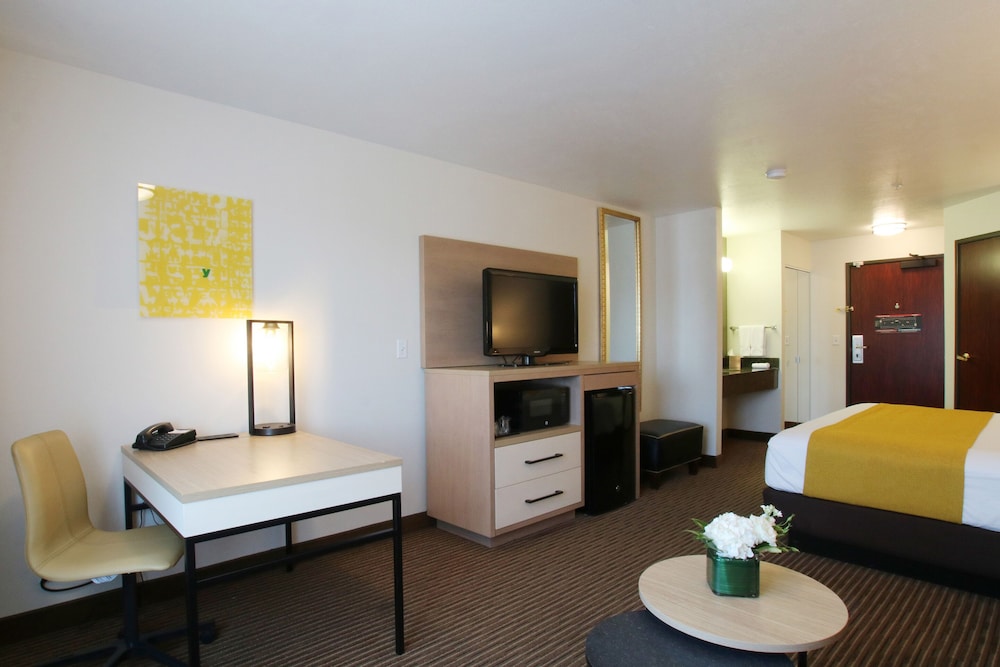 Oxford Suites Spokane Valley - photo 19