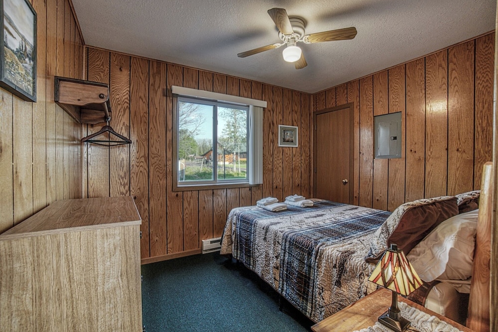 Lena's Northern Pines Resort - photo 24