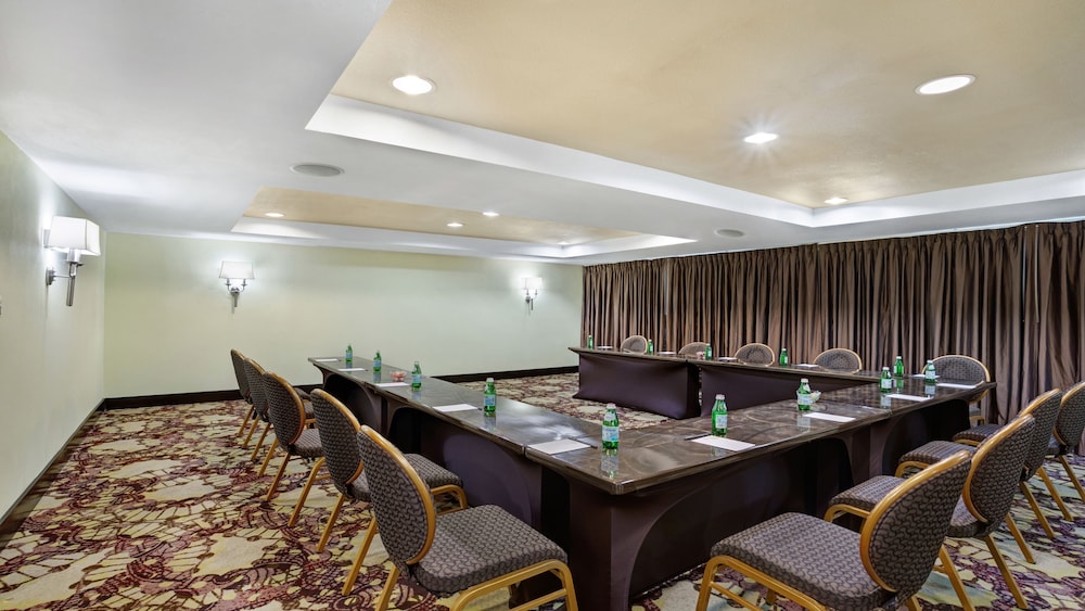 Crowne Plaza Houston Galleria Area by IHG - photo 93