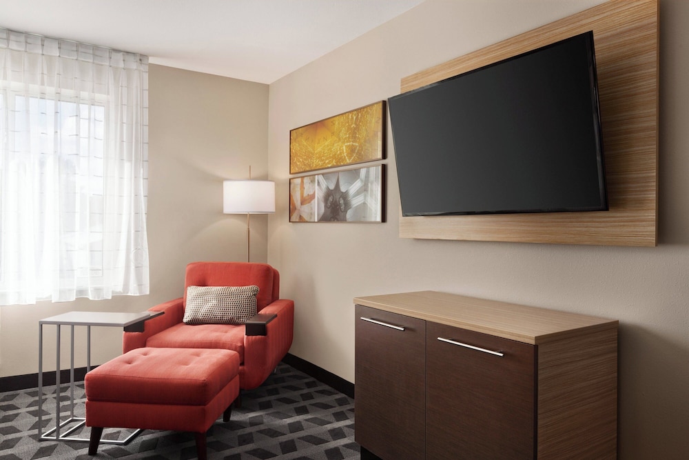 TownePlace Suites by Marriott Cedar Rapids Marion - photo 7