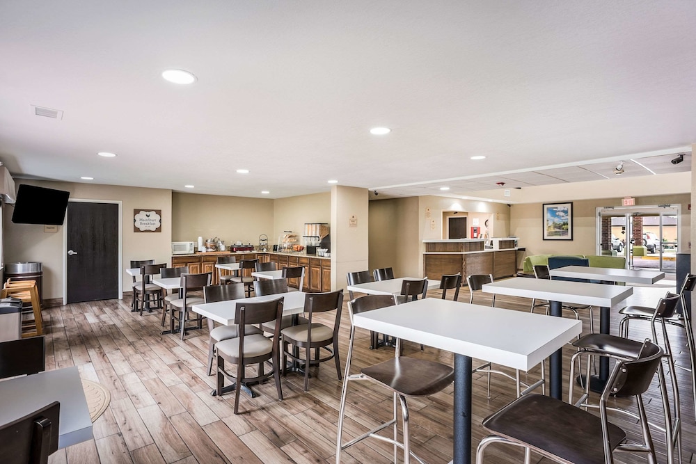 MainStay Suites Cedar Rapids North Marion - photo 58