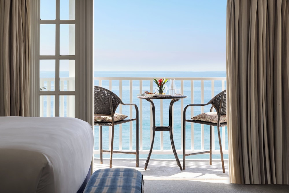 Pacific Edge Hotel - photo 22