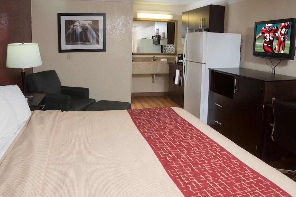 Red Roof Inn Ardmore - photo 18