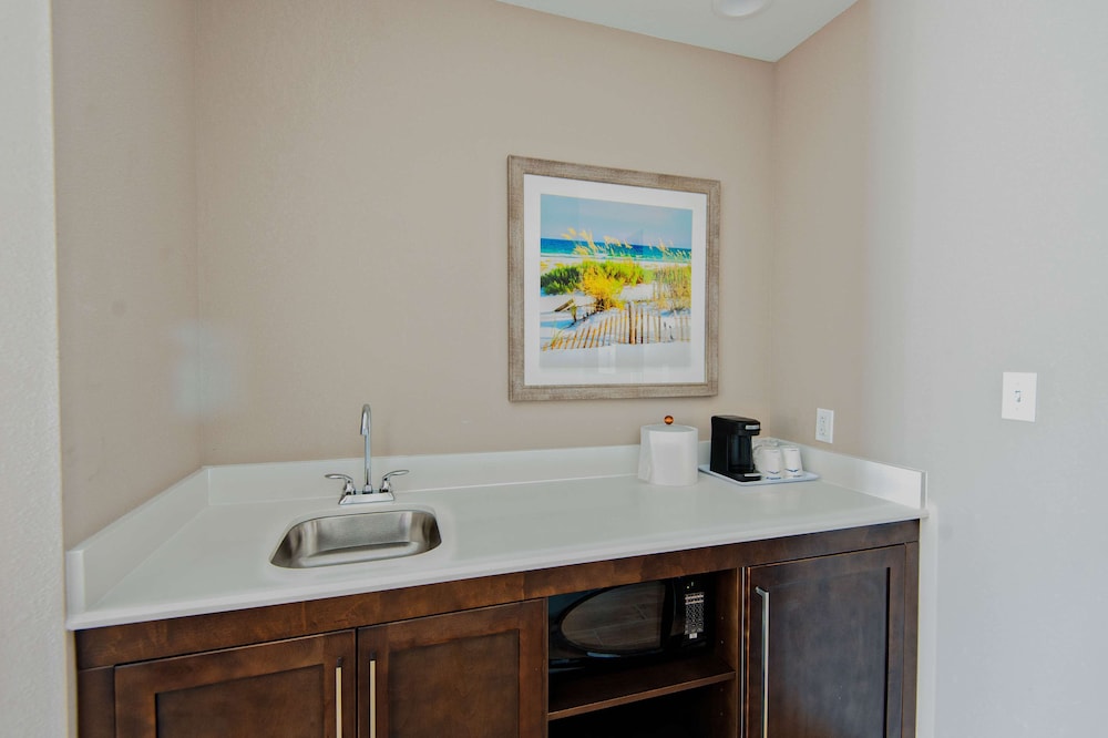 Hampton Inn & Suites Mary Esther Fort Walton Beach - photo 13