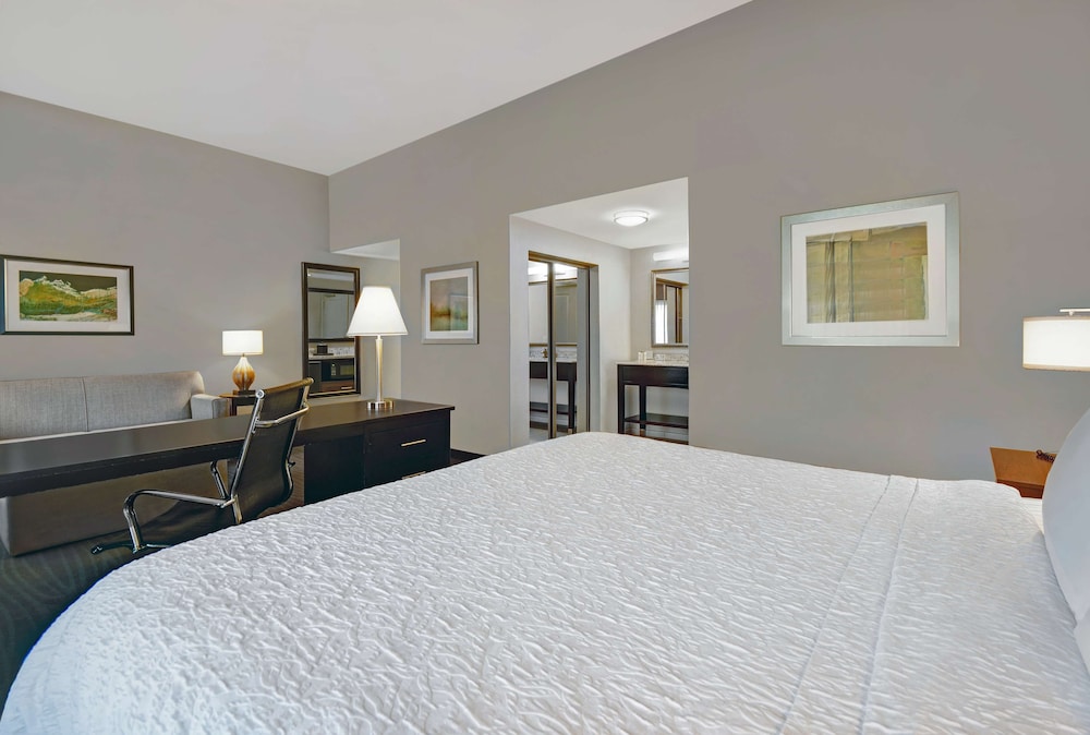 Hampton Inn & Suites Robbinsville - photo 19