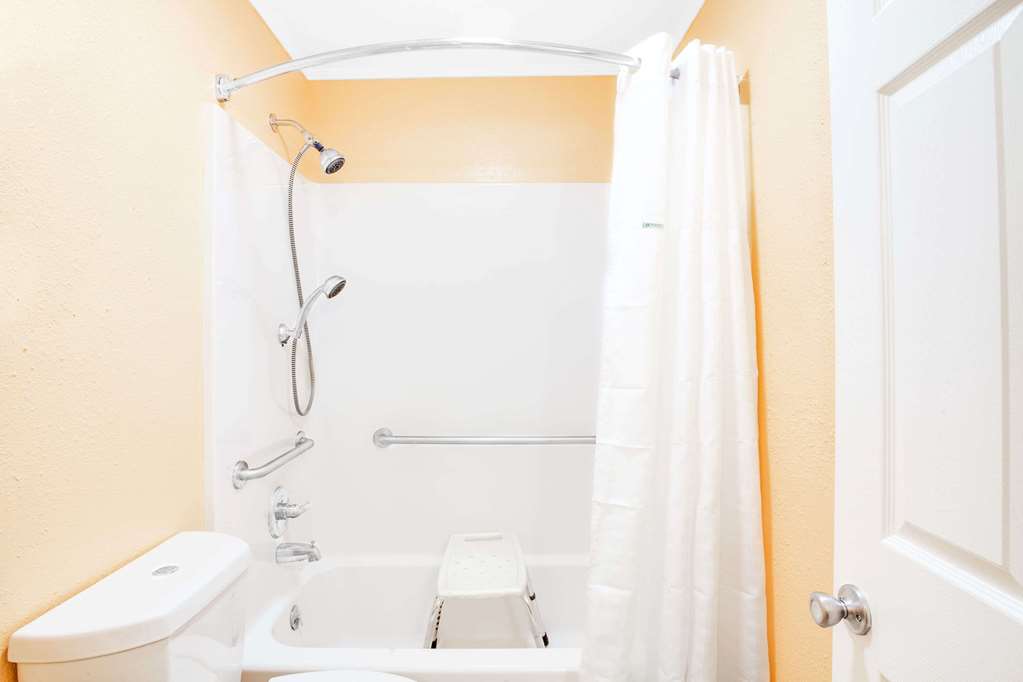 Knights Inn Paris - photo 5