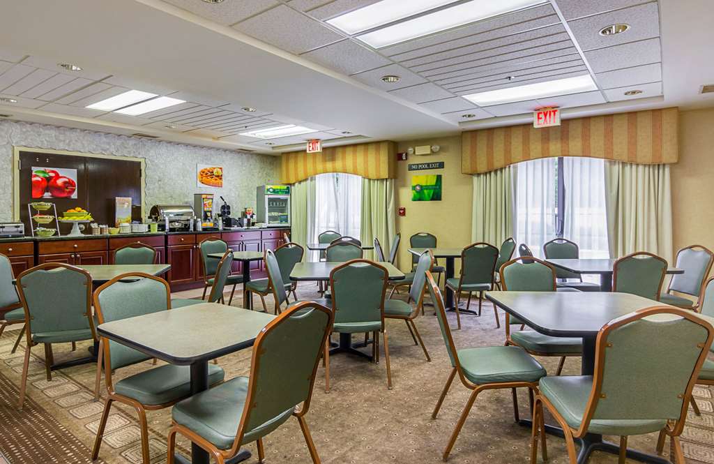 Quality Inn & Suites Kearneysville Martinsburg - photo 27