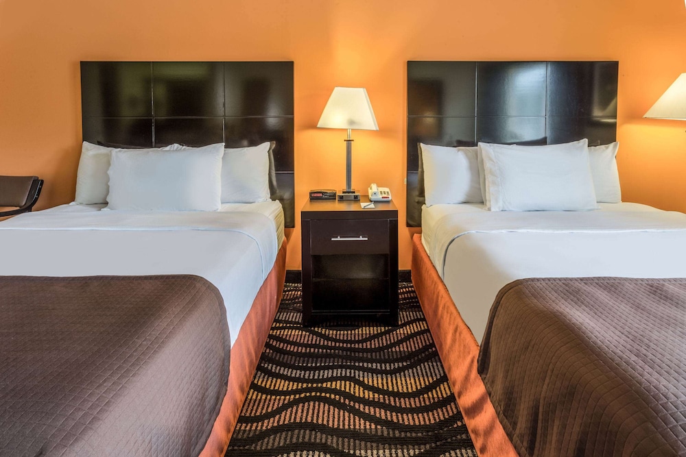 AmericInn by Wyndham Streator - photo 4