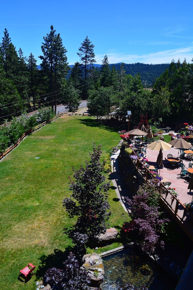 Callahan's Mountain Lodge - photo 12