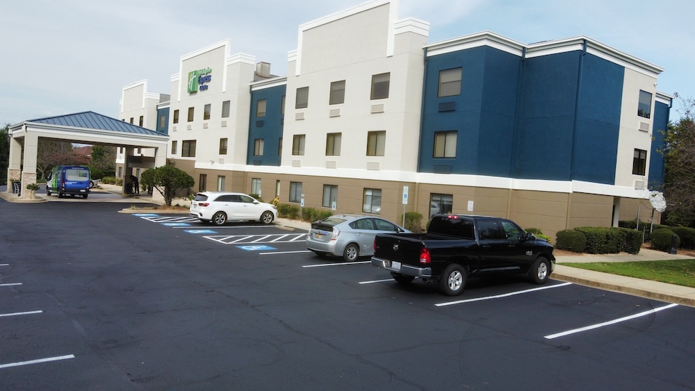 Holiday Inn Express & Suites Greenville Airport an IHG Hotel - featured photo