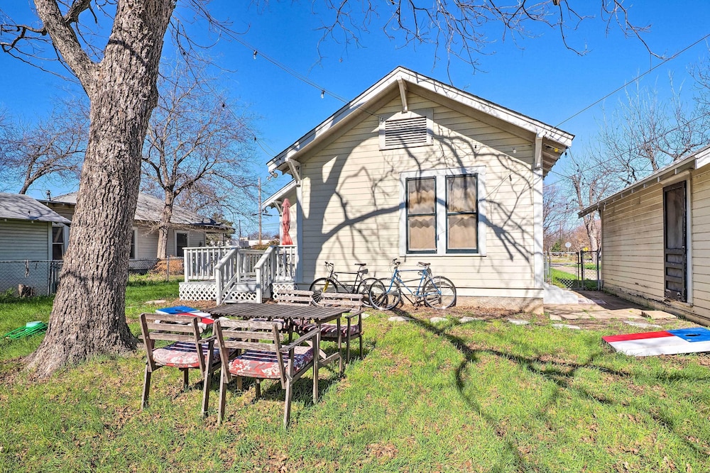 Georgetown Vacation Rental Close to Town Square - photo 11
