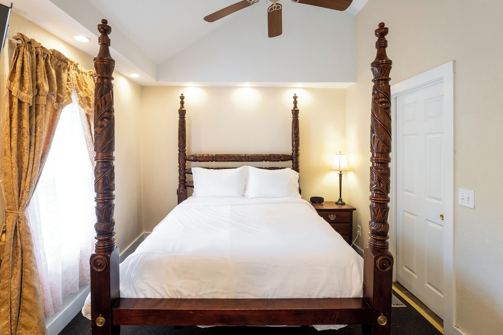 Lake Lure Inn & Spa - photo 11