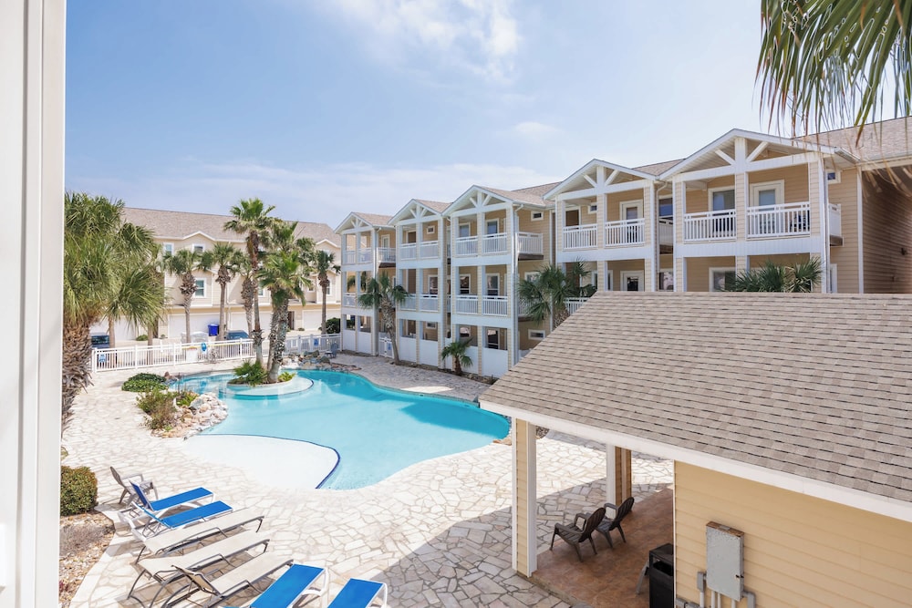 Padre Island Retreat w Optional Golf Cart — 4-Star Luxury Hotel in Corpus Christi, United States