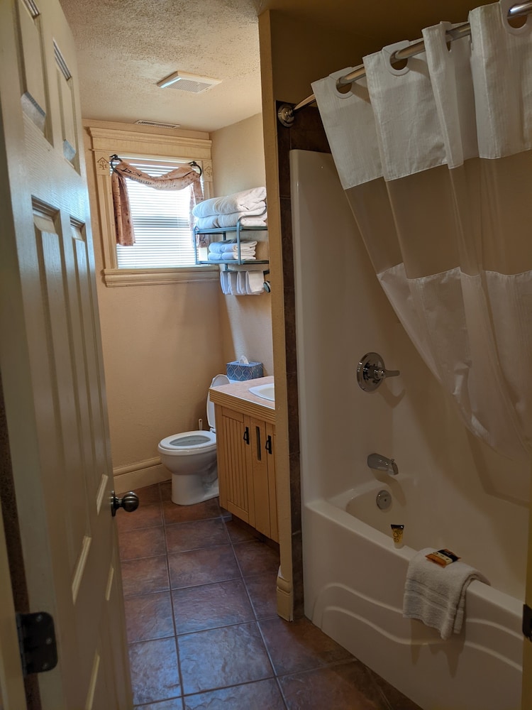 Third Mission Heritage Suites — Peace River — photo 3