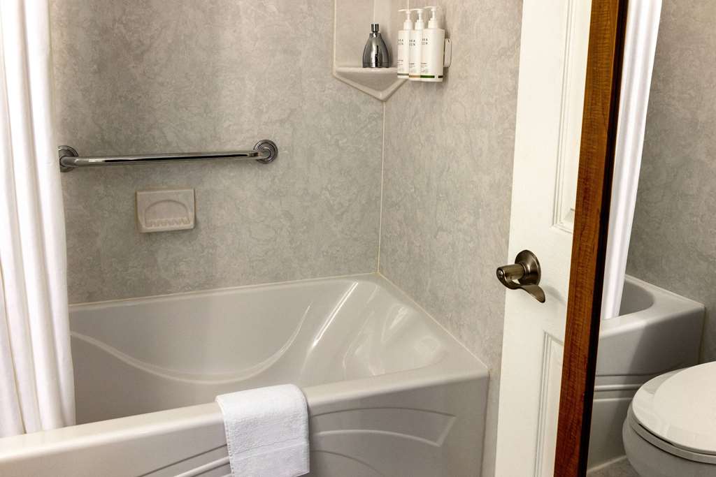 Howard Johnson by Wyndham Ocean City Oceanfront - photo 45