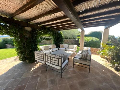 Villa Acula — 4-Star Luxury Hotel in Cannigione, Italy