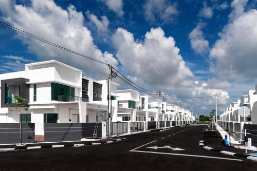 DrFiz Rumah Teratai Indah 4 bilik dan ruang tamu airconds Semi D dua tingkat 500 meter daripada Hospital Sultanah Bahiyah Alor Setar in Alor Setar, Malaysia