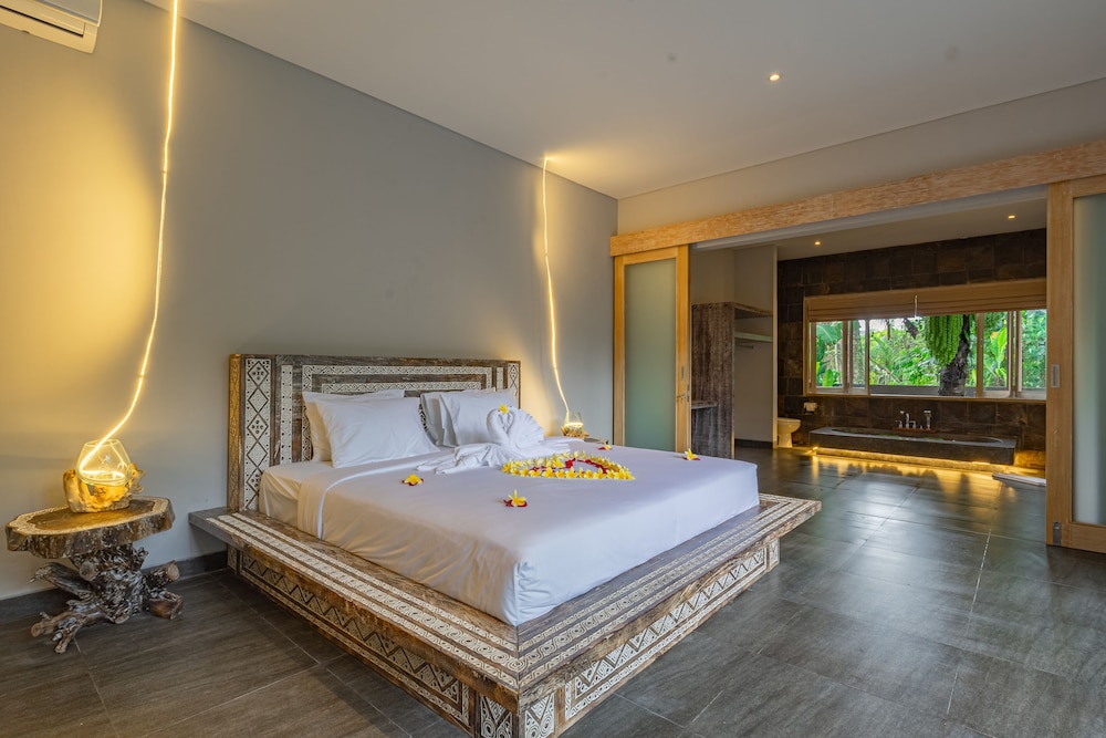 Brand new Luxury 3BR villa Ethnic Ubud 1 — 4-Star Luxury Hotel in Ubud, Indonesia