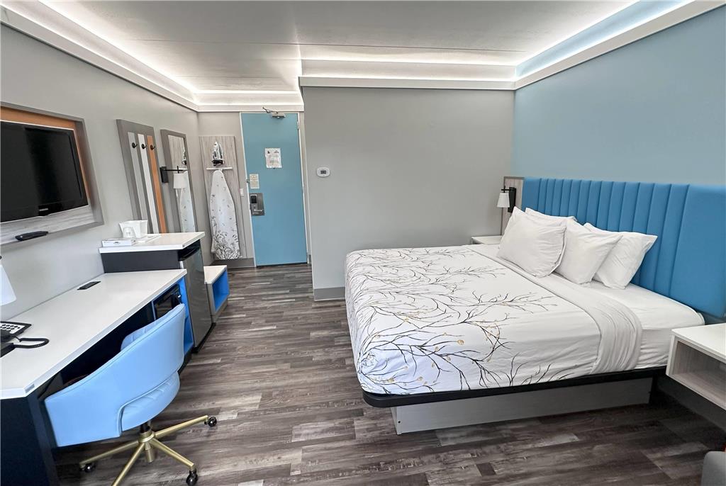 Days Inn by Wyndham Southington - photo 11