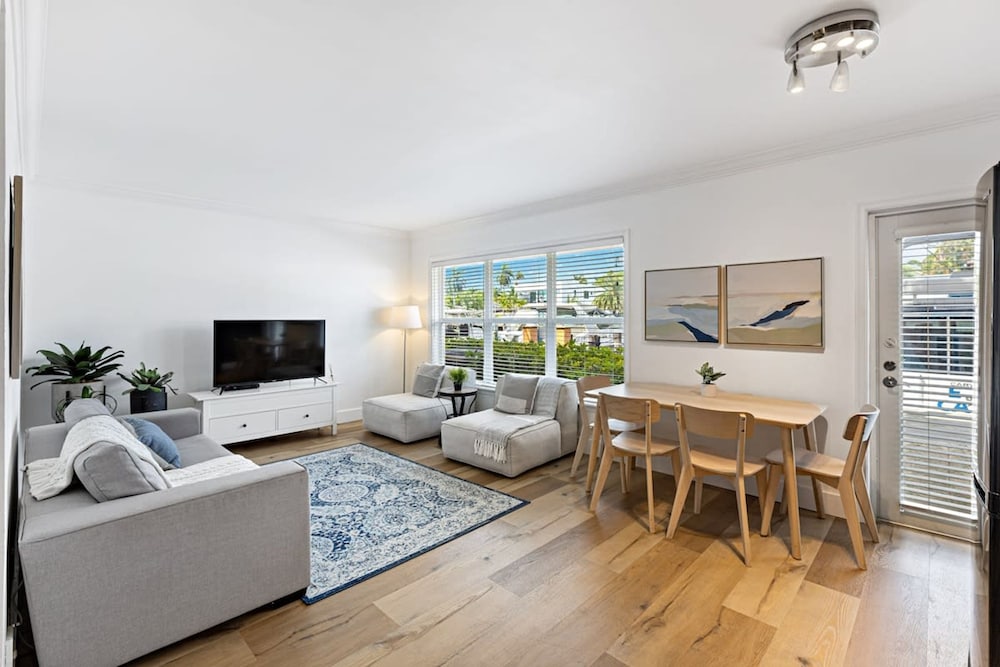 Beach Apt with Waterview in Las Olas Blvd — 4-Star Luxury Hotel in Fort Lauderdale, United States