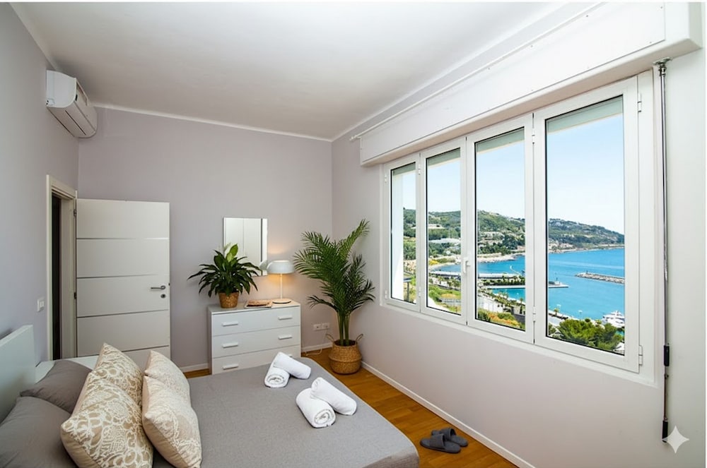 Casa Baia Blu — 4-Star Luxury Hotel in San Lorenzo Al Mare, Italy