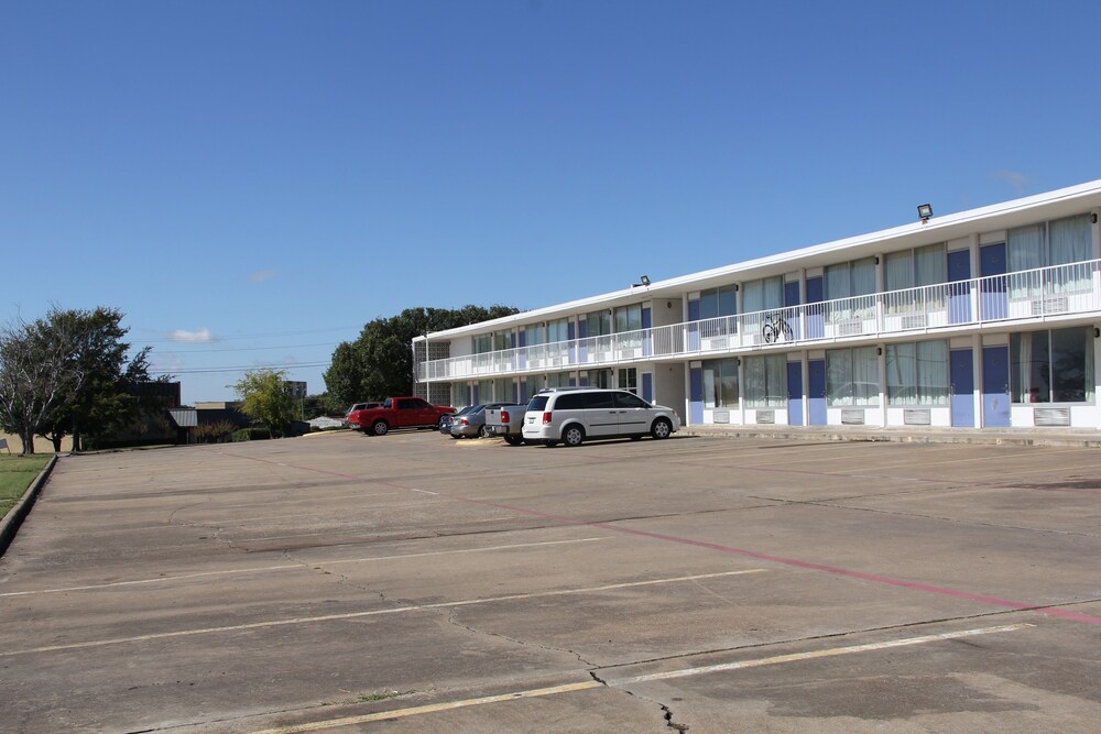 LoneStar Inn & Suites - photo 15