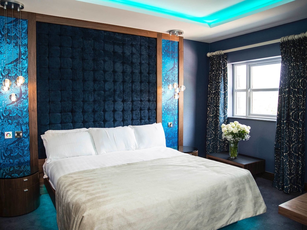 Riverside Park Hotel