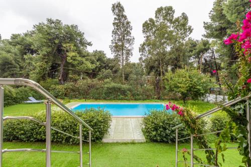 Marvelous Secluded Villa W 3 Br Pool & Garden Kavos — 4-Star Luxury Hotel in Isthmia, Greece