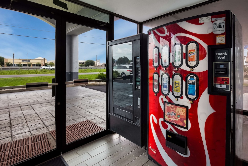 Econo Lodge Mobile Airport Blvd. - photo 23