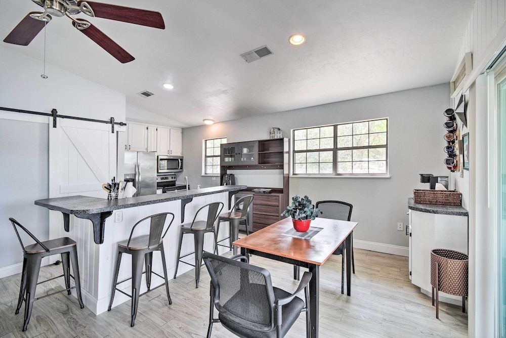 Waterfront Hawthorne Hideaway With Fire Pit — Hawthorne