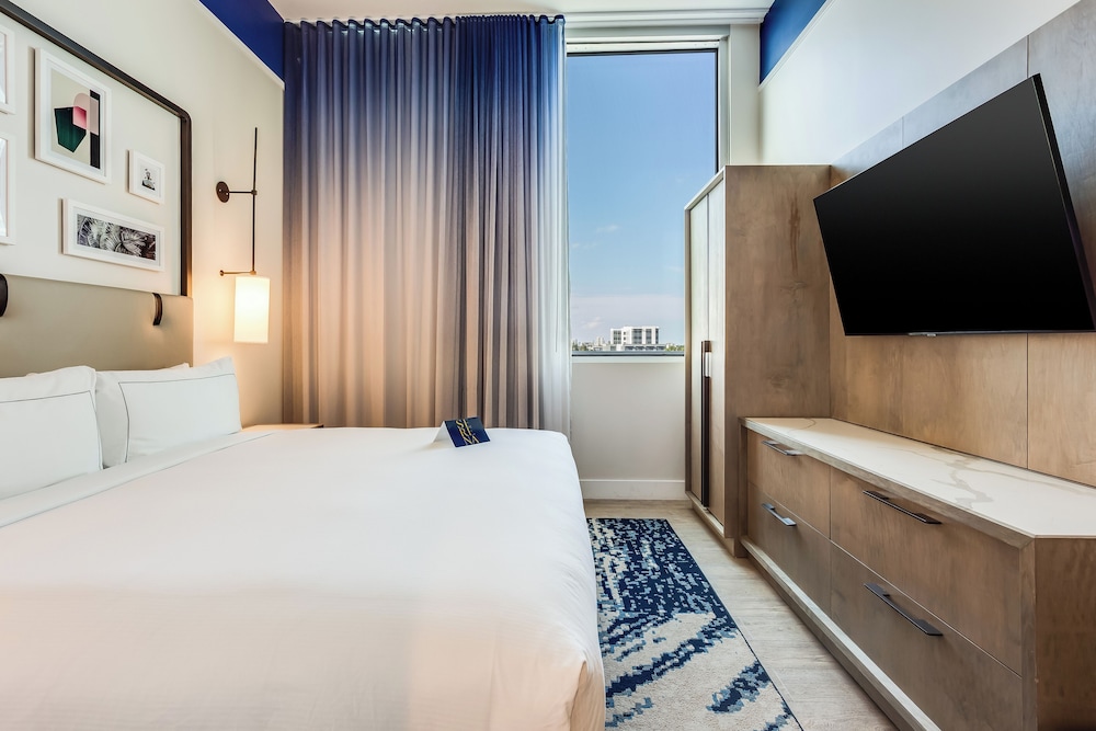 SERENA Hotel Aventura Miami Tapestry Collection by Hilton - photo 17