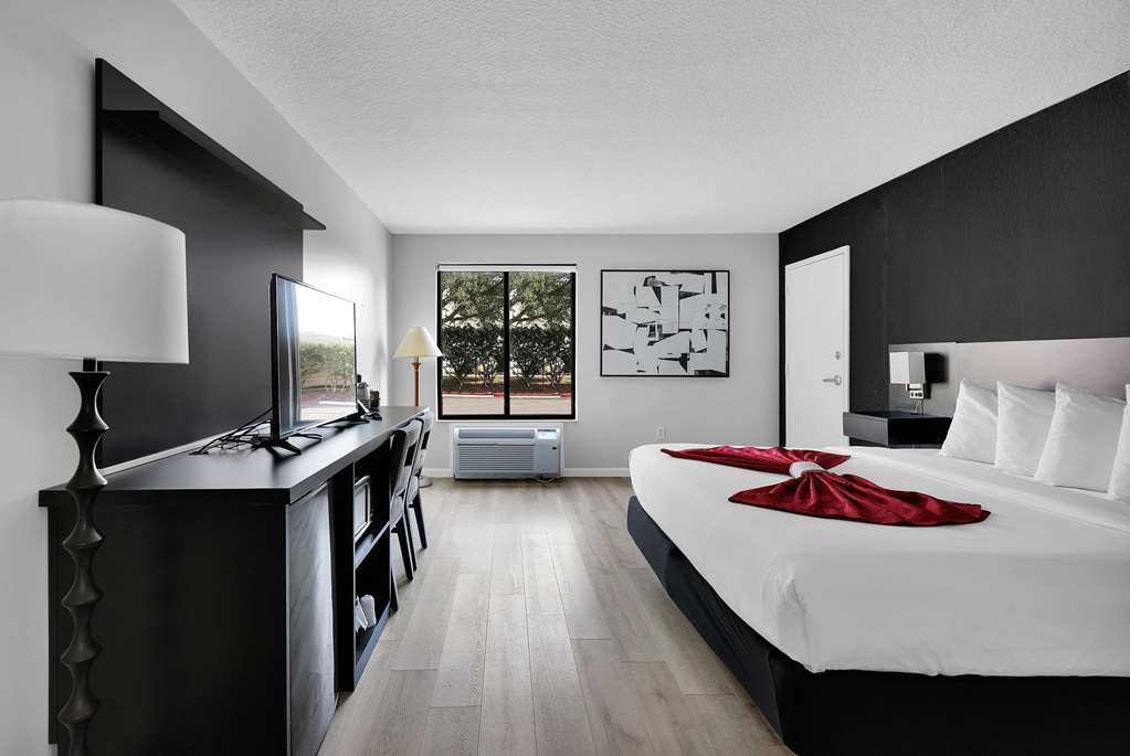 Ramada by Wyndham Jacksonville I 95 by Butler Blvd - photo 52