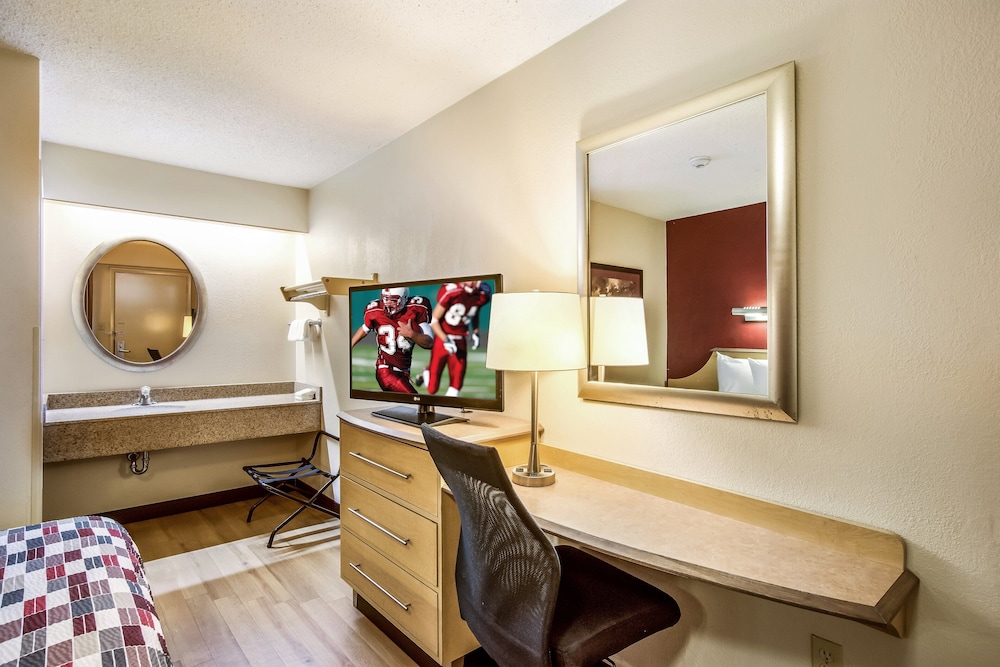 Red Roof Inn Detroit Plymouth Canton - photo 15
