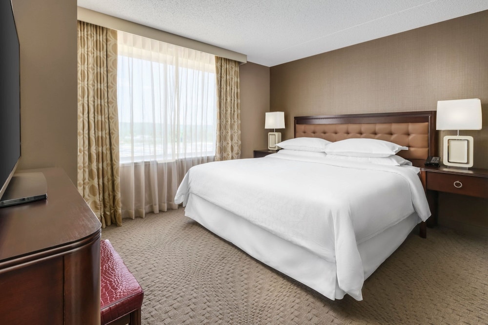 Sheraton Great Valley Hotel - photo 14