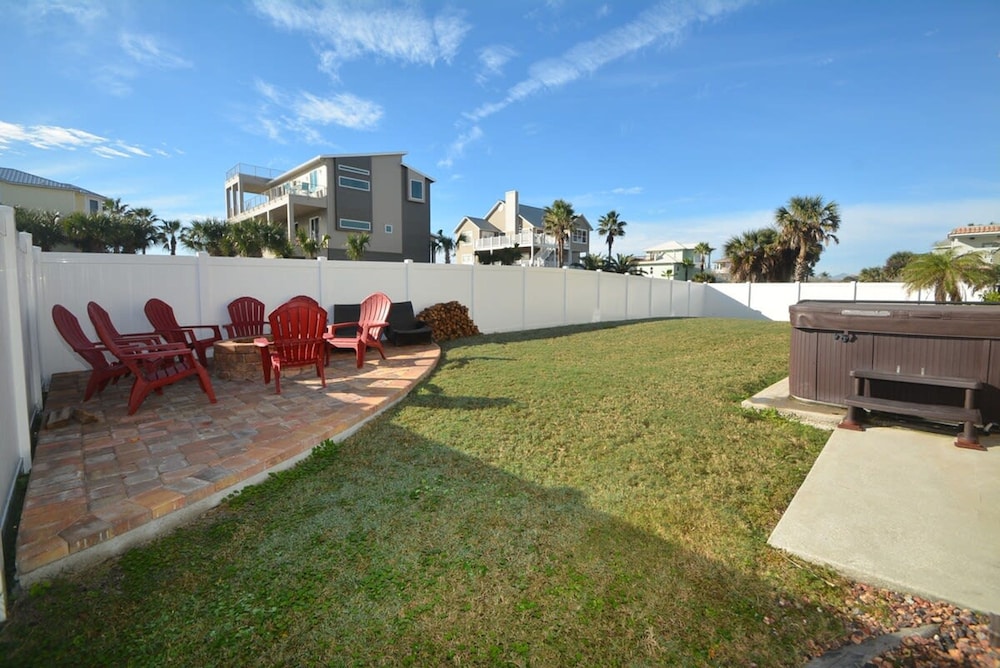 Ocean View Paradise Steps away from the Beach Will Accommodate Up To 10 People including 1 3 Fa - photo 23